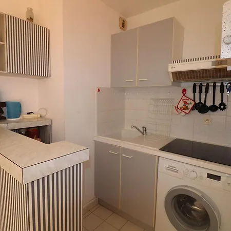 2p Avec Cabine, Grande Terrasse, Parking, 400m - Fr-1-307-129 Apartment Le Grau-du-Roi