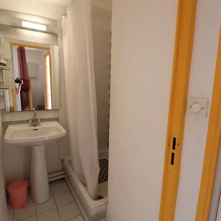 2p Avec Cabine, Grande Terrasse, Parking, 400m - Fr-1-307-129 Appartement *