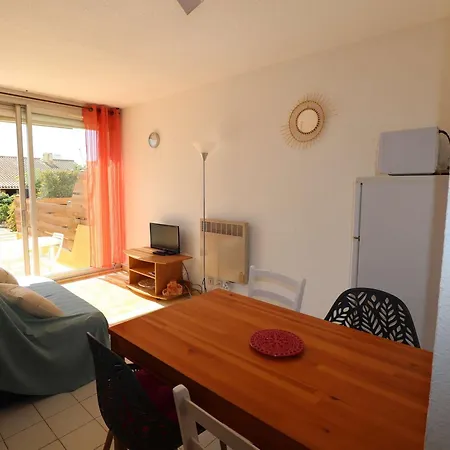 2p Avec Cabine, Grande Terrasse, Parking, 400m - Fr-1-307-129 Appartement
