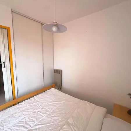 2p Avec Cabine, Grande Terrasse, Parking, 400m - Fr-1-307-129 شقة
